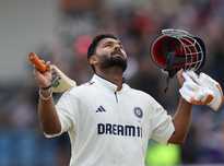 Rishabh Pant Is Revolutionizing Cricket: Greg Chappell Lauds Unorthodox Genius
Hoặc (tùy chọn):
Greg Chappell: Rishabh Pant's 'Reinvention' of Cricket Is a Sight to Behold